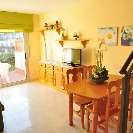 Casa Vista A La Piscina 6 Personas En * Cambrils